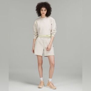 Lululemon lab Textured Grid High-Rise Short 5.5" Size 4
Color Muslin